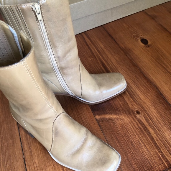 Vintage 70's Mid-Calf Leather Boots - Picture 2 of 6